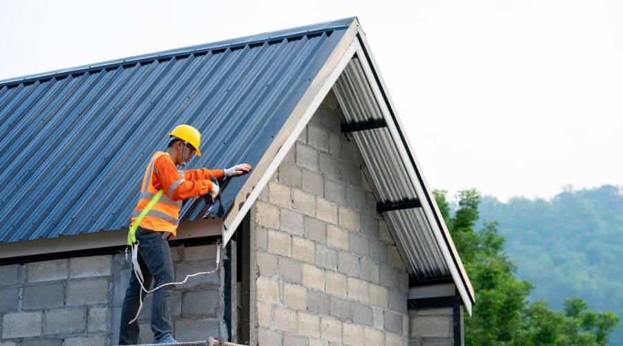 Expert top industrial roofings services in Postville, IA
